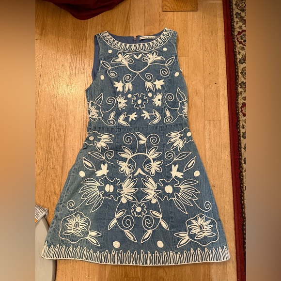 Alice + Olivia Dresses & Skirts - Alice + Olivia Blue and White Embroidered Dress
